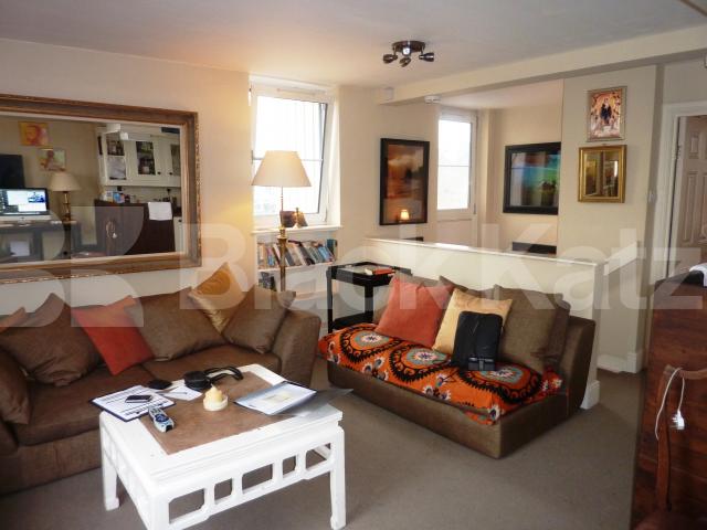 			MINS TO PORTOBELLO ROAD MARKETED!, 2 Bedroom, 1 bath, 1 reception Flat			 Oxford Gardens, LADBROKE GROVE
